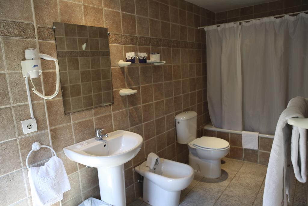 Hotel Termas De Lierganes Bilik gambar