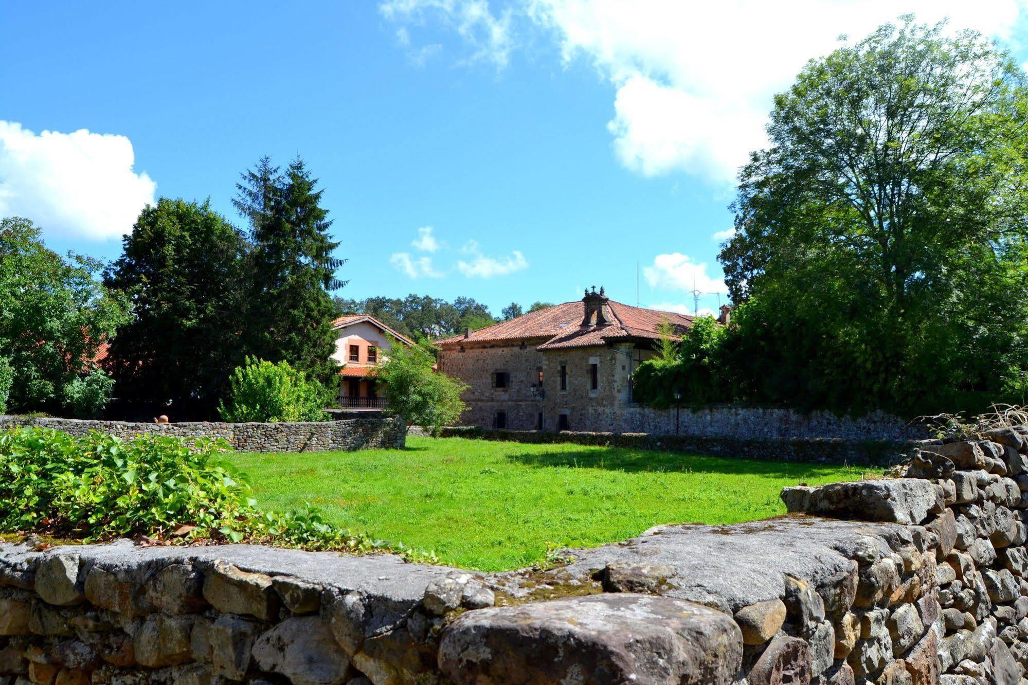 Hotel Termas De Lierganes Luaran gambar