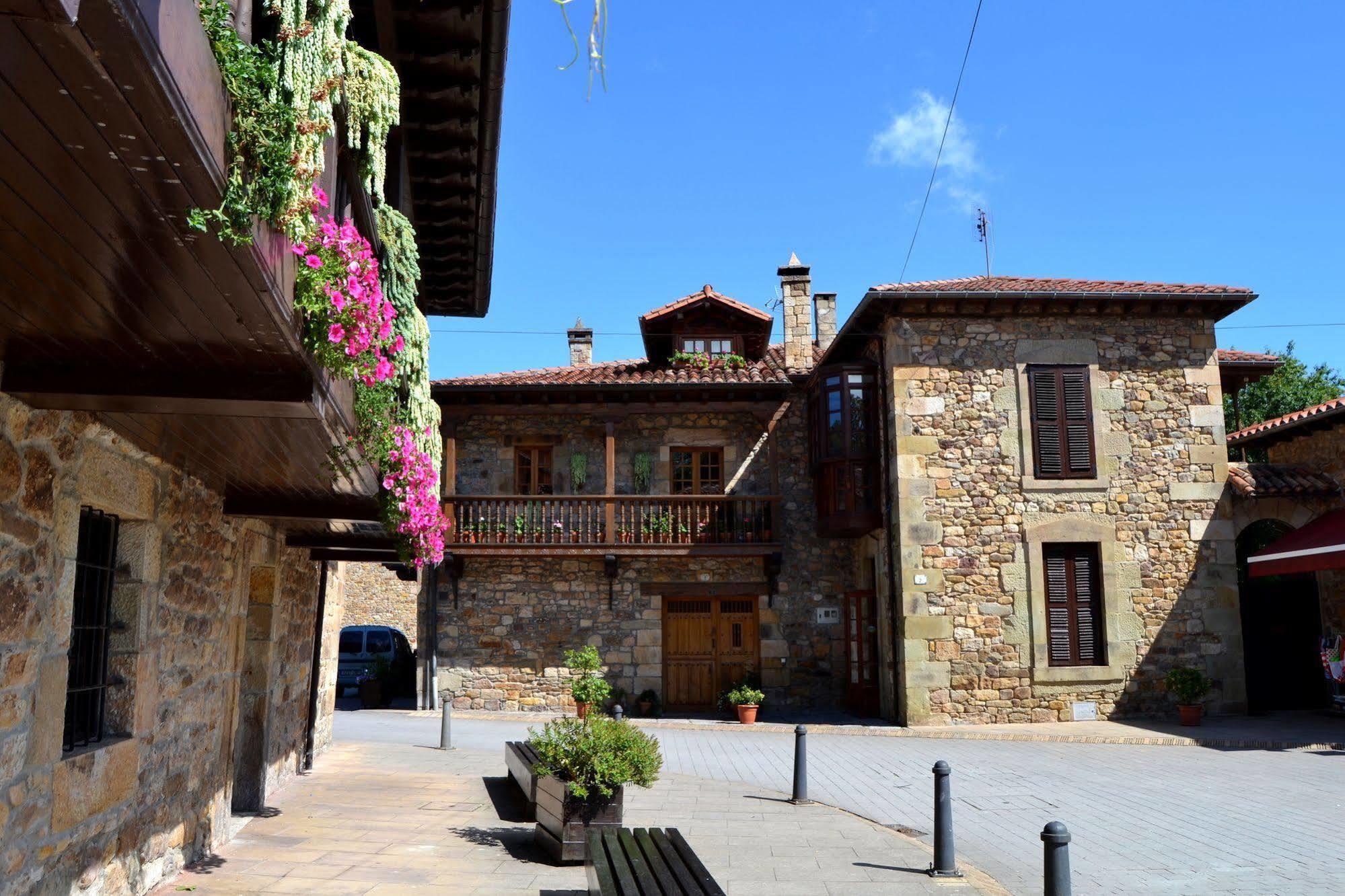 Hotel Termas De Lierganes Luaran gambar
